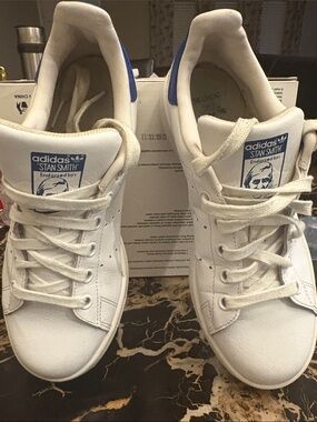 adidas Stan Smith Kids White Sneakers with Blue Heel Tab
